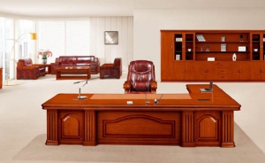 買實(shí)木辦公桌之前你要知道的三點(diǎn)要求。
