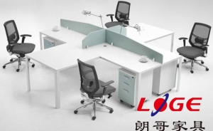 為什么板式辦公桌更受企業(yè)歡迎？