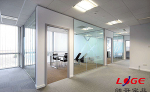 辦公隔斷的類型你知道多少呢？